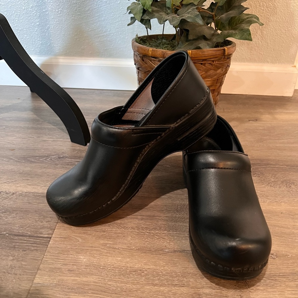 Dansko professional black oiled leather clog, size 39.